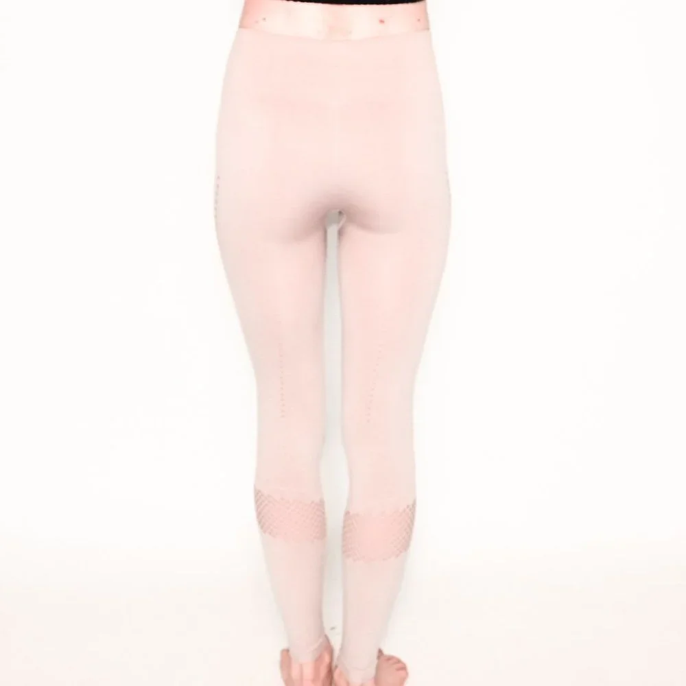 VARLEY Justin Perforated Blush Pink Knit Leggings - Picture 4 of 6